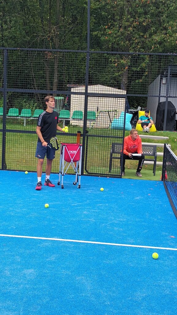 zkouška z nahráváni z koše kurz padelu